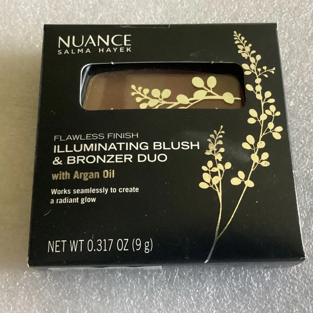 Nuance Salma Hayek Flawless Finish Illuminating Blush & Bronzer Duo